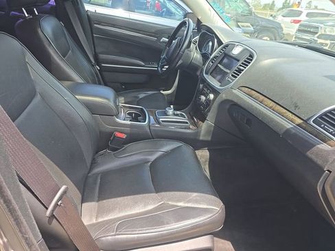 Used 2018 Chrysler 300 Limited AWD/4WD image 6