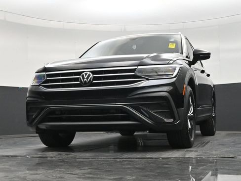 Used 2023 Volkswagen Tiguan SE FWD image 26