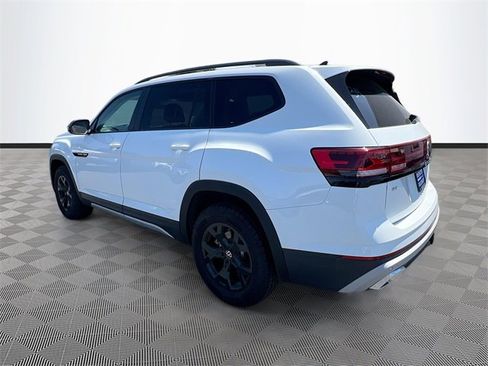 New 2024 Volkswagen Atlas Peak Edition SE image 5