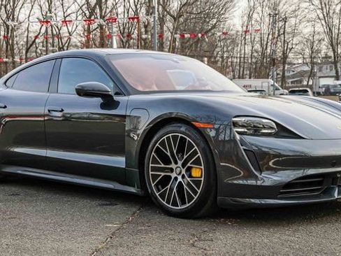 Used 2020 Porsche Taycan Turbo image 1