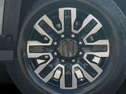 Used 2024 GMC Sierra 2500 Denali Ultimate w/ Max Trailering Package AWD/4WD image 2