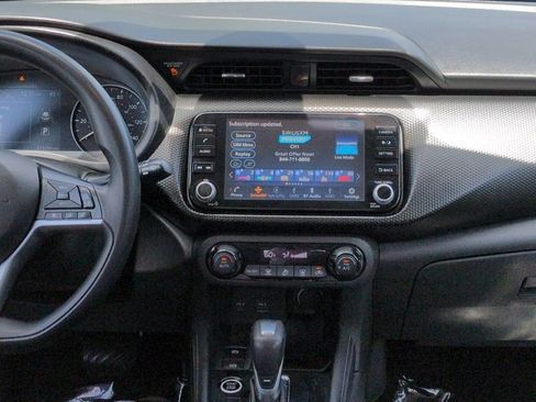 Certified 2022 Nissan Kicks SV FWD image 18