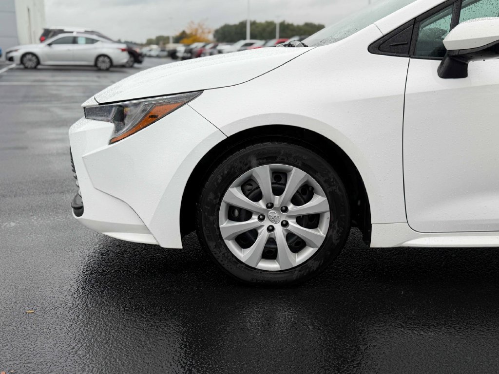Used 2024 Toyota Corolla LE FWD image 12