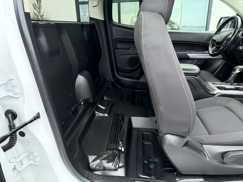 Used 2022 Chevrolet Colorado LT w/ Fleet Safety Package image 24