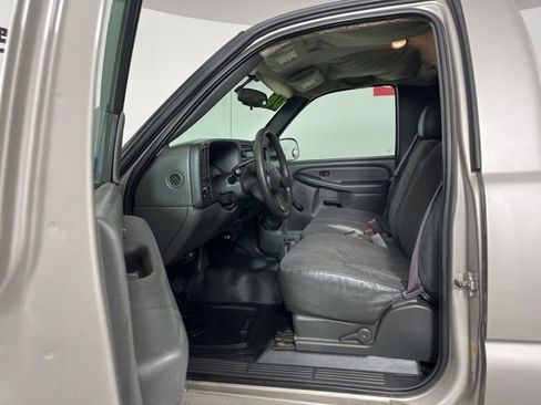 Used 2006 Chevrolet Silverado 1500 W/T image 3