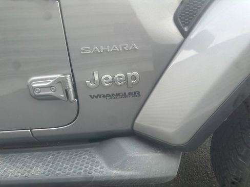 Used 2019 Jeep Wrangler Unlimited Sahara image 5
