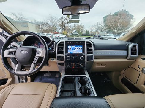 Used 2019 Ford F250 Lariat w/ Lariat Ultimate Package image 27