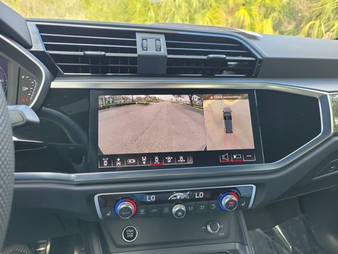 Certified 2025 Audi Q3 2.0T Premium Plus w/ Premium Plus Package image 27