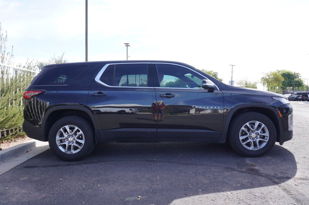 Used 2023 Chevrolet Traverse LS w/ Safety Package FWD image 6