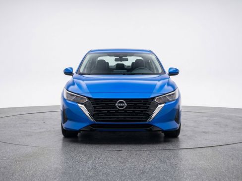 Used 2025 Nissan Sentra SV FWD image 2