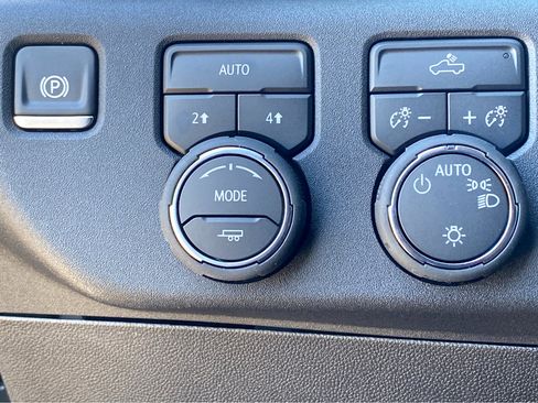 New 2025 Chevrolet Silverado 1500 LT image 12