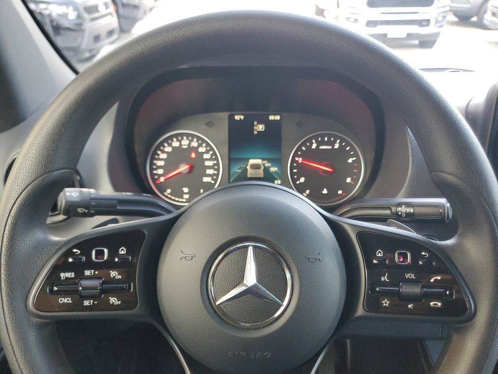 Used 2024 Mercedes-Benz Sprinter 2500 image 19
