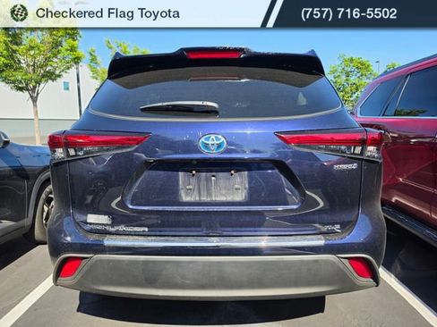 Used 2021 Toyota Highlander XLE AWD/4WD image 5