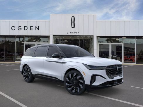 New 2026 Lincoln Nautilus Reserve w/ Jet Appearance Package image 7