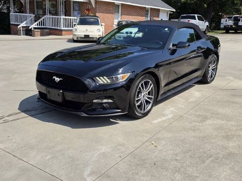 Used 2017 Ford Mustang Premium RWD image 8