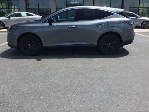 New 2025 Nissan Murano SV image 3