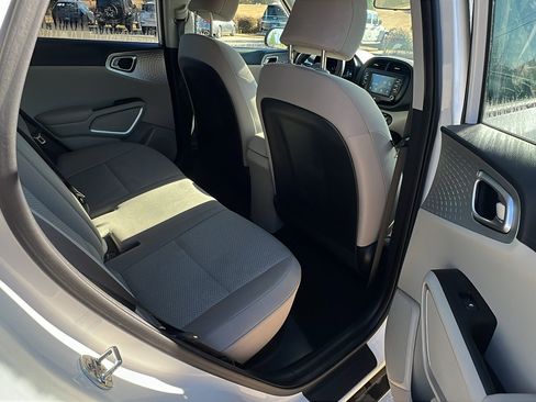 Used 2020 Kia Soul LX image 20
