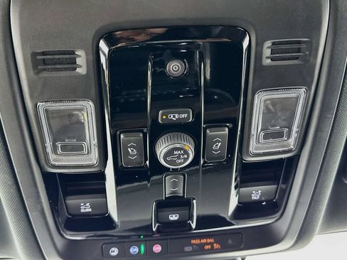 Used 2026 Chevrolet Suburban High Country w/ Sun And Tow Package AWD/4WD image 18