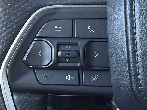 Used 2025 Toyota Tundra SR5 w/ SR5 Premium Package AWD/4WD image 19