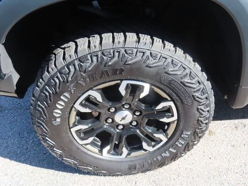Used 2023 Chevrolet Silverado 1500 ZR2 AWD/4WD image 16