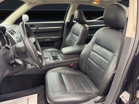 Used 2010 Dodge Charger SXT image 2