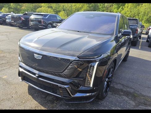 Used 2026 Cadillac Vistiq Platinum w/ LPO, Floor Liner Package AWD/4WD image 7