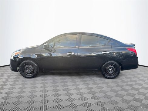 Used 2019 Nissan Versa SV image 9