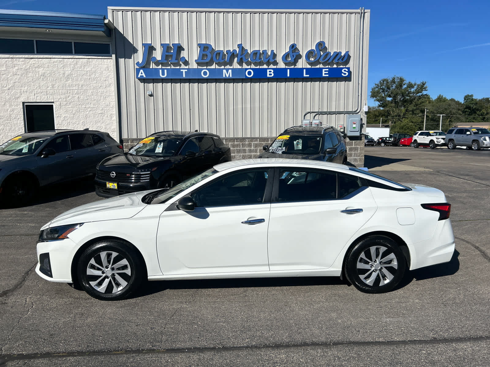 Used 2024 Nissan Altima 2.5 S FWD image 6