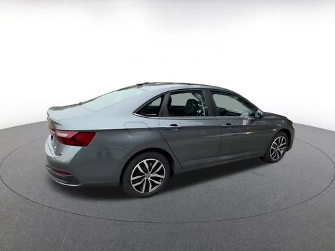 Used 2025 Volkswagen Jetta SE image 15