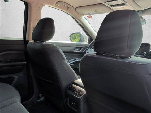 Used 2024 Nissan Pathfinder SV FWD image 24