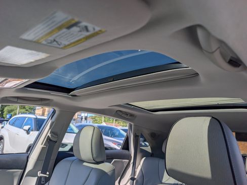 Used 2010 Toyota Venza AWD image 32