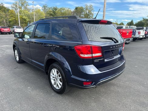Used 2017 Dodge Journey SXT w/ Comfort/Convenience Group image 4