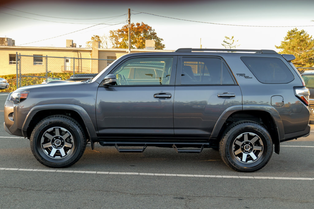 Used 2023 Toyota 4Runner TRD Off-Road Premium w/ Off Road Premium Plus Package AWD/4WD image 4
