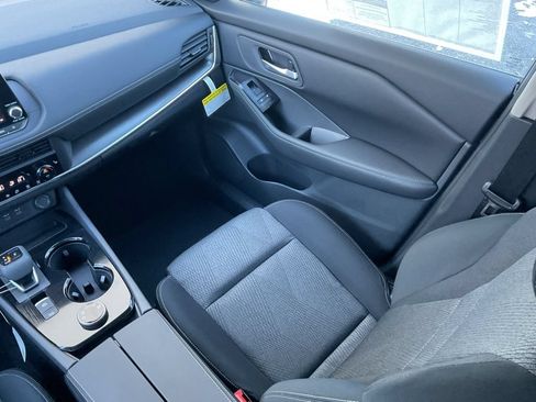 New 2026 Nissan Rogue SV w/ Cold Weather Package AWD/4WD image 17