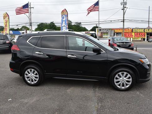 Used 2017 Nissan Rogue S w/ S Appearance Package image 9