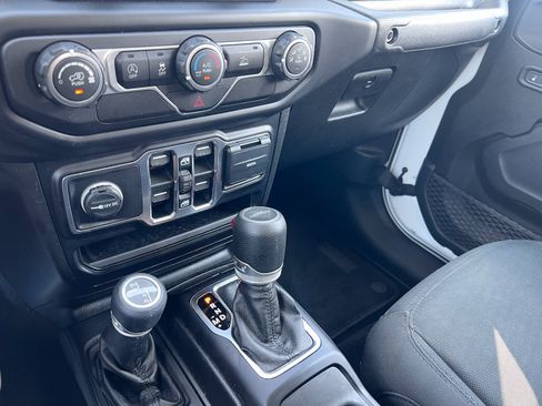 Used 2020 Jeep Gladiator Sport w/ Quick Order Package 24S AWD/4WD image 27