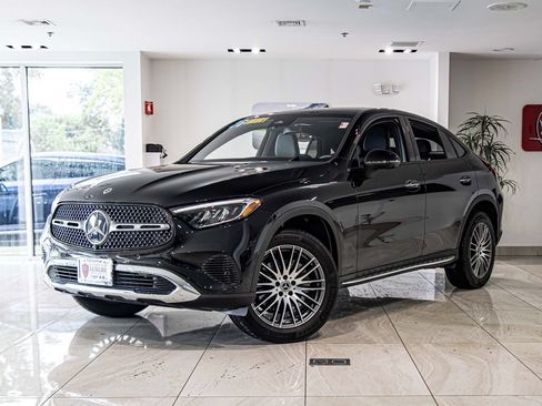 Used 2026 Mercedes-Benz GLC 300 4MATIC image 1
