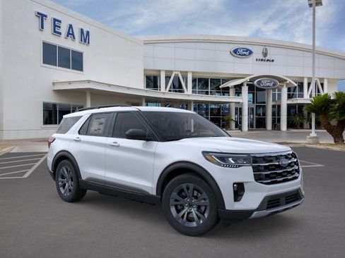 New 2026 Ford Explorer Active w/ Active Comfort Package image 7