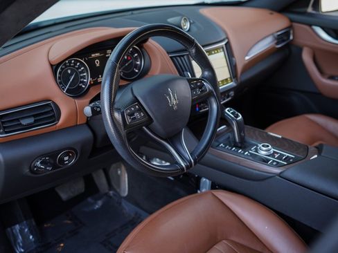 Used 2022 Maserati Levante GT image 18