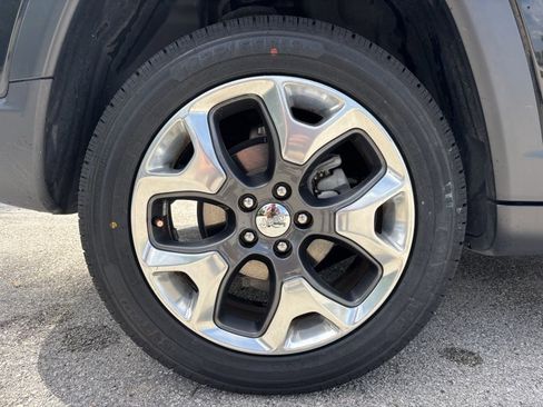 Used 2018 Jeep Compass Limited w/ Navigation Group AWD/4WD image 38