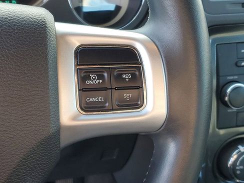 Used 2011 Dodge Challenger Base image 15