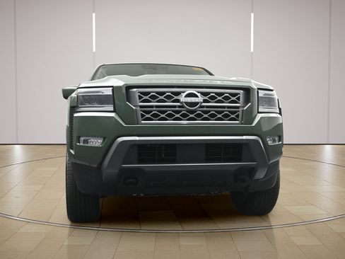 Certified 2024 Nissan Frontier SL w/ Technology Package AWD/4WD image 25