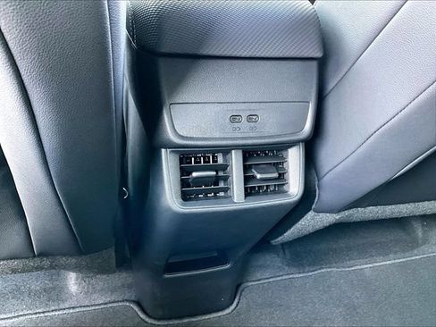 New 2027 Chevrolet Equinox LT w/ Convenience Package II FWD image 18