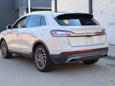 Used 2019 Lincoln Nautilus Reserve FWD image 3