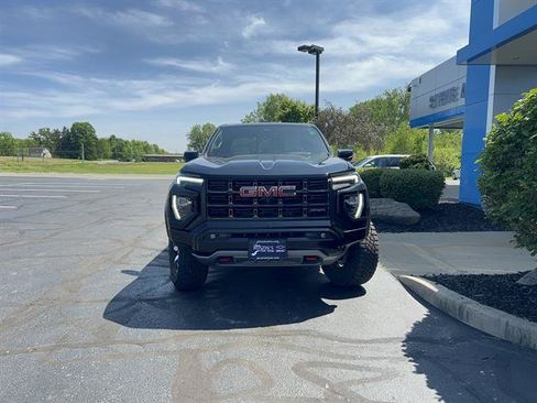 Used 2024 GMC Canyon AT4X AWD/4WD image 2