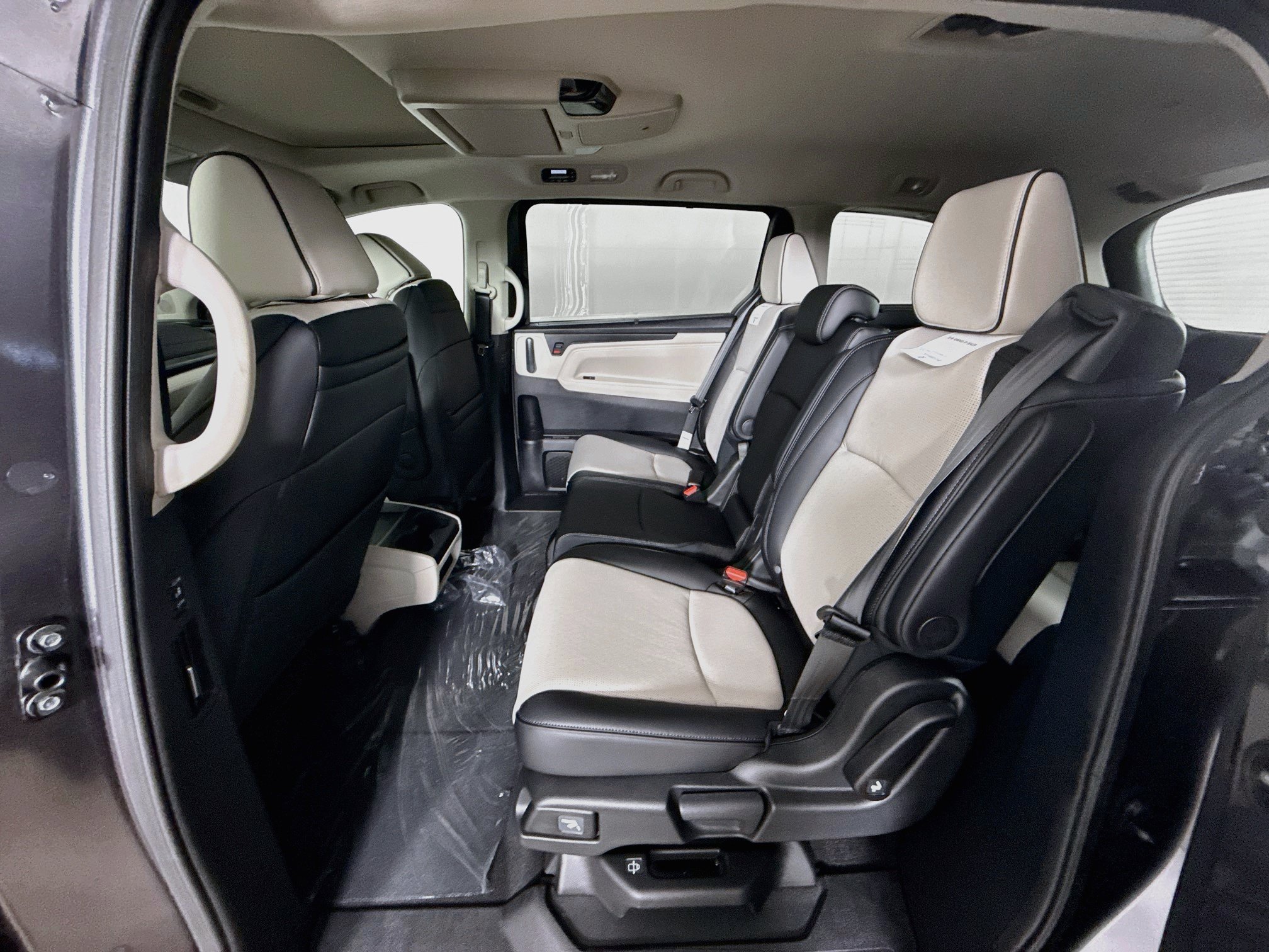 New 2027 Honda Odyssey Elite image 30