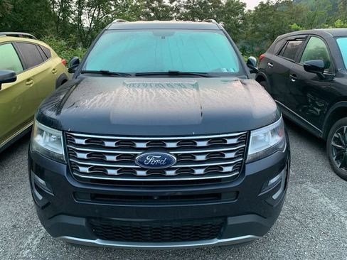 Used 2017 Ford Explorer Limited FWD image 3