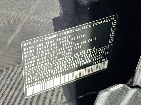 Used 2023 Volkswagen Taos SEL AWD/4WD image 12