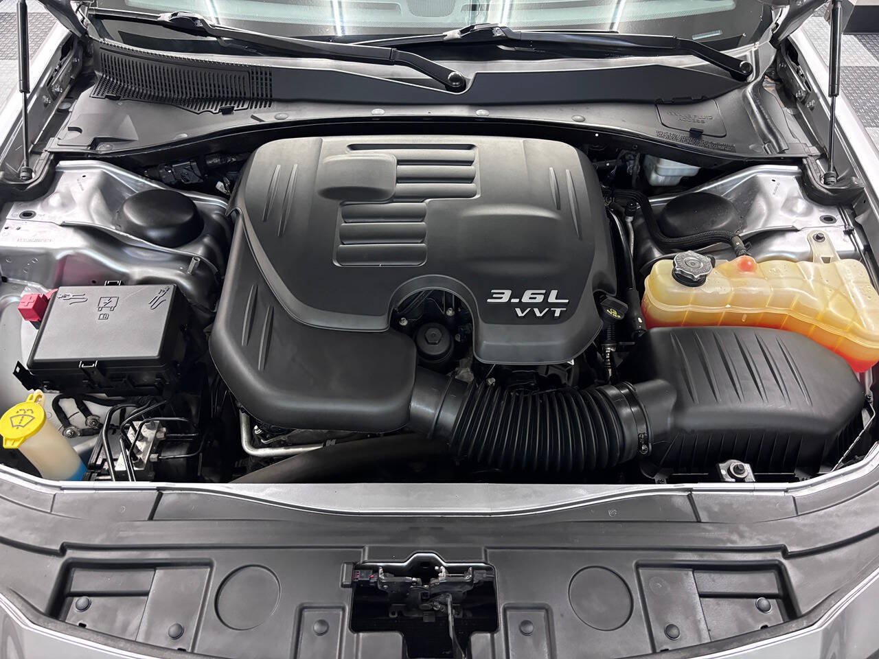 Used 2013 Chrysler 300 S RWD image 31