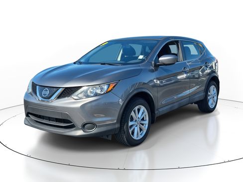 Used 2019 Nissan Rogue Sport S w/ Appearance Package image 3